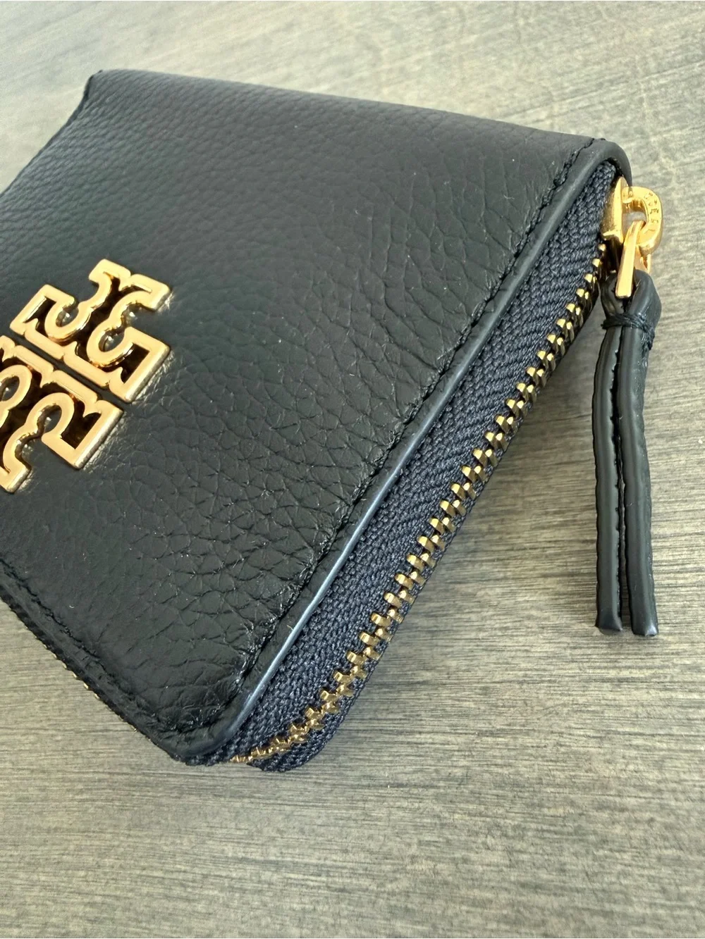 Tory Burch Britten  Leather Compact Wallet with Gold Logo New/ no tag